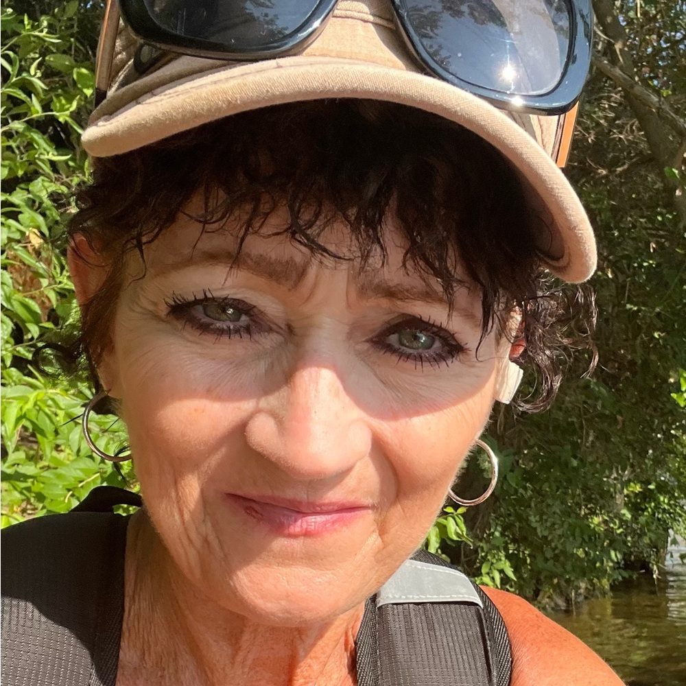 Meet your Posher, Kelly